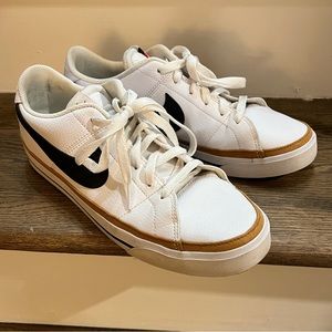 Nike Court Legacy Sneaker - M8/W9.5